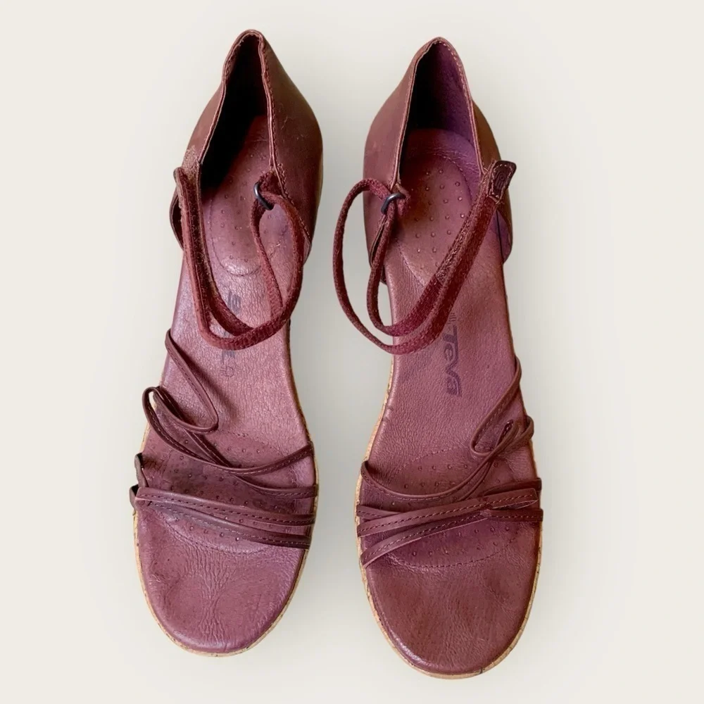 Teva Riviera Wedge Strappy Sandal with a Cork 3 inch Heel in Plum Size 10 - Picture 3 of 6